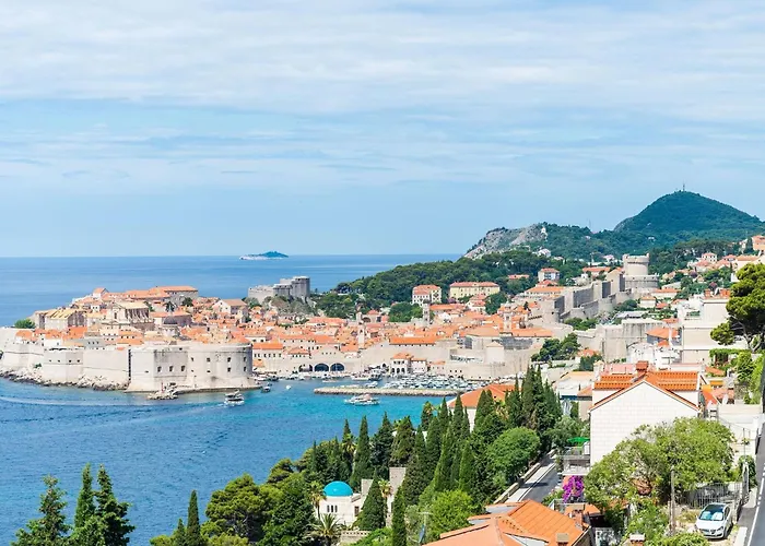 Reale - One Bedroom With Balcony And Sea View