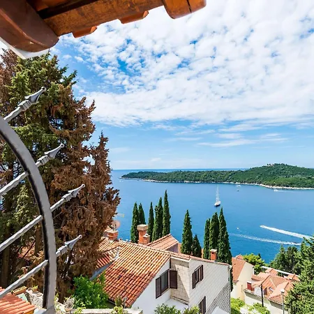 Reale - One Bedroom With Balcony And Sea View *